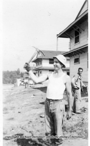 campcroftarmandhammerbibler010.jpg
