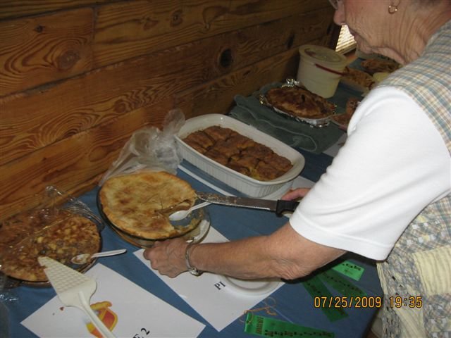sogdinnerandapplepiecontest72509006.jpg