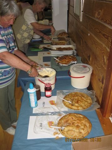 sogdinnerandapplepiecontest72509007.jpg